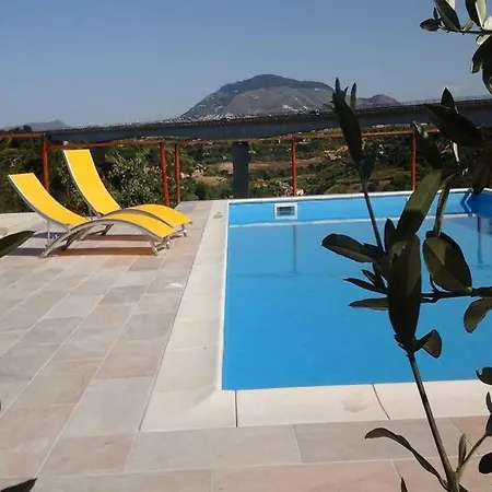 Bed and breakfast Pelagos 2*